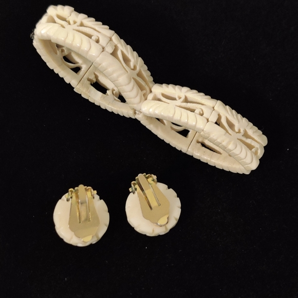 Vintage Carved Bone Bracelet and Earrings - Picture 3 of 15